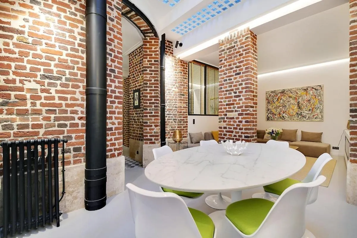 פריז Le Marais Luxury & Trendy Apartment