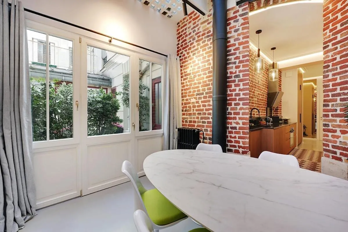 פריז Le Marais Luxury & Trendy Apartment צרפת