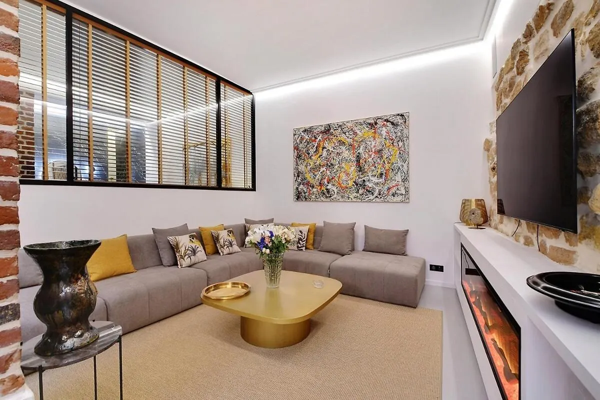 פריז Le Marais Luxury & Trendy Apartment 0*,  צרפת